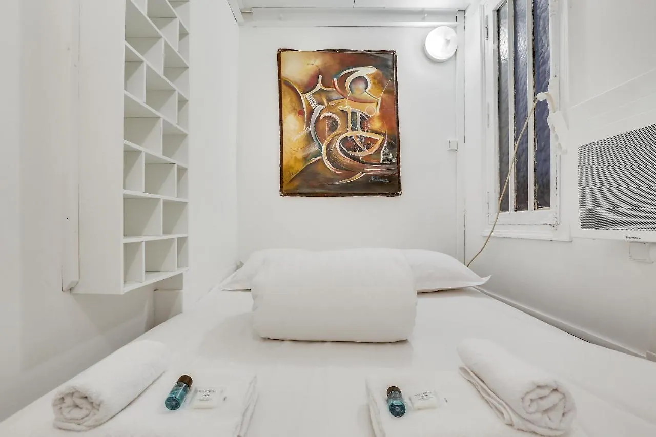 Triplex In Boulevard De Magenta By Guestready *