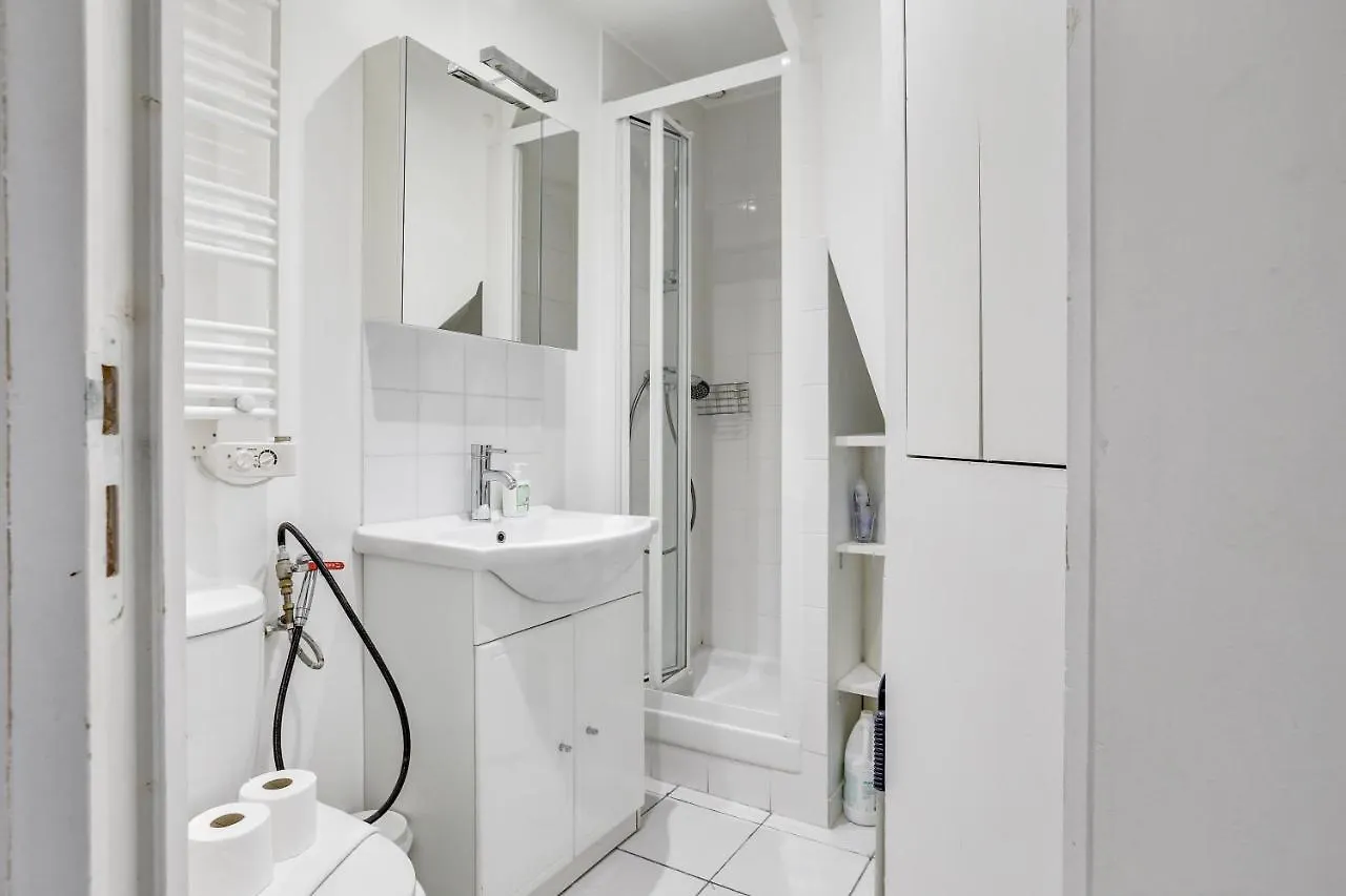 Triplex In Boulevard De Magenta By Guestready Paris